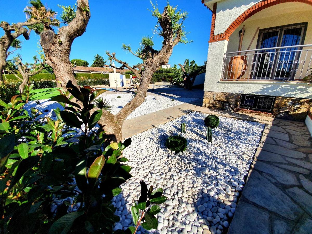 New Holiday House "Casa Mialina" With Private Pool, 300M To Beach Камбрильс Экстерьер фото
