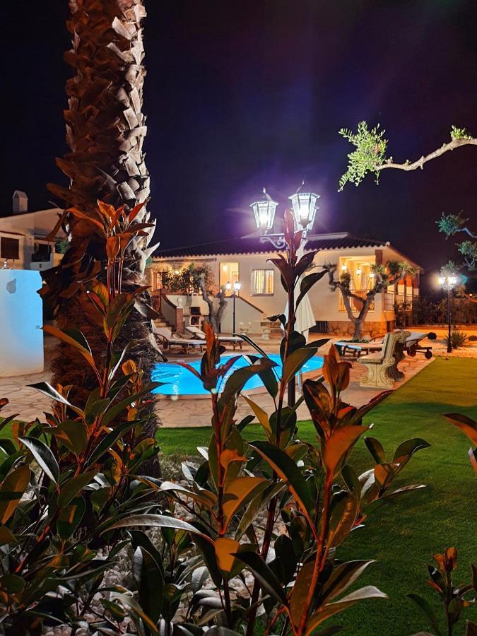 New Holiday House "Casa Mialina" With Private Pool, 300M To Beach Камбрильс Экстерьер фото